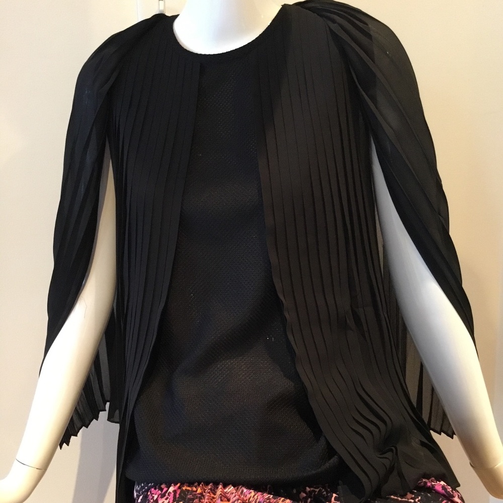 For Cynthia brand black sleeveless top, size M ( 8 10 ) new NWT Holiday